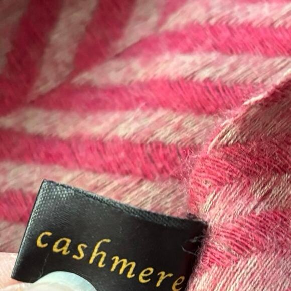 Cashmere Scarf One Size Herringbone Pattern Tassels Chevron Red Tan - Picture 4 of 4